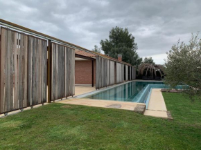 Infinity pool House in Vilopriu